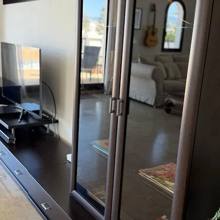 952 Marina Duquesa *