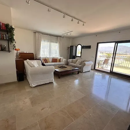 952 Marina Duquesa *