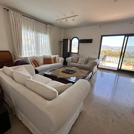 Apartment 952 Marina Duquesa