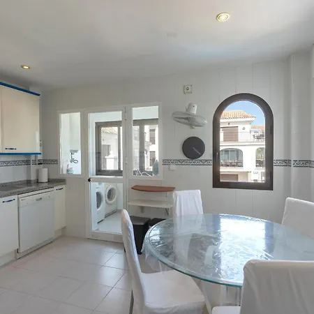 Apartment 952 Marina Duquesa