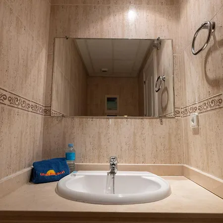952 Marina Duquesa Apartment