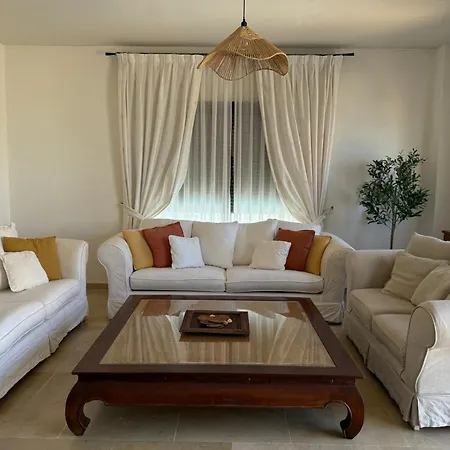 952 Marina Duquesa *